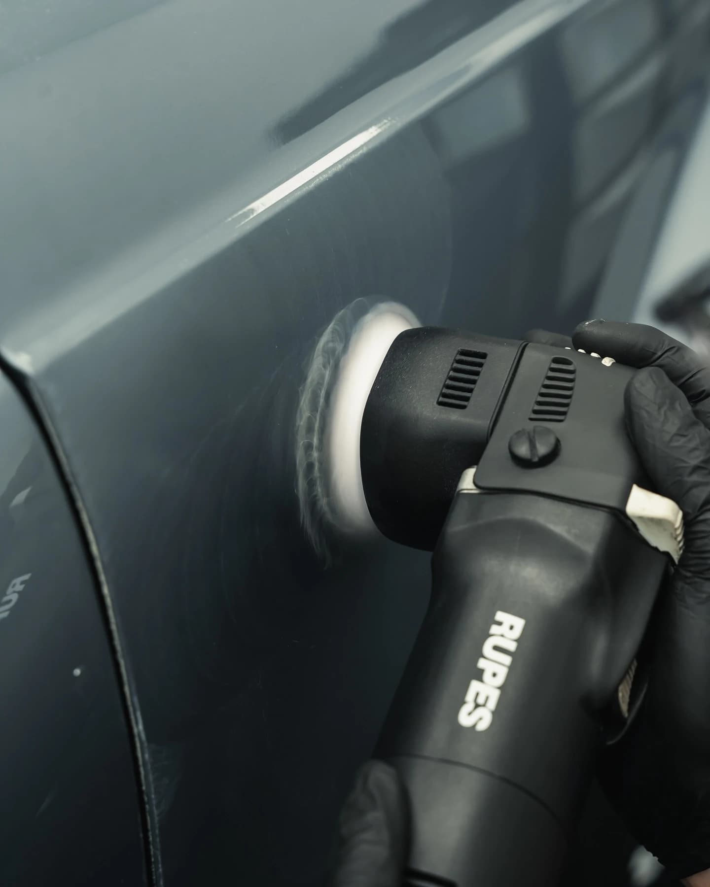 Machine polishing paintwork